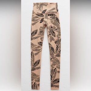 American Eagle Move Printed High Waisted 7/8 Legging (Large)